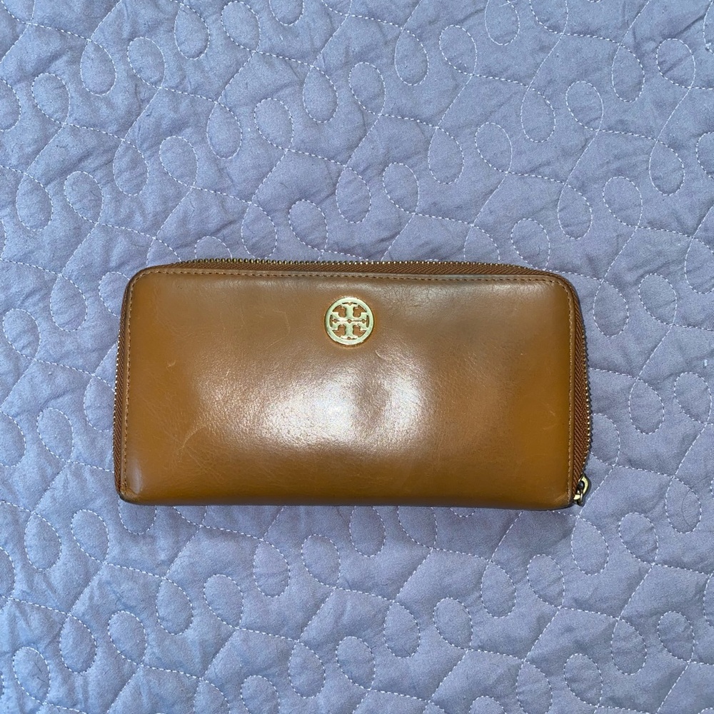 Tory Burch wallet